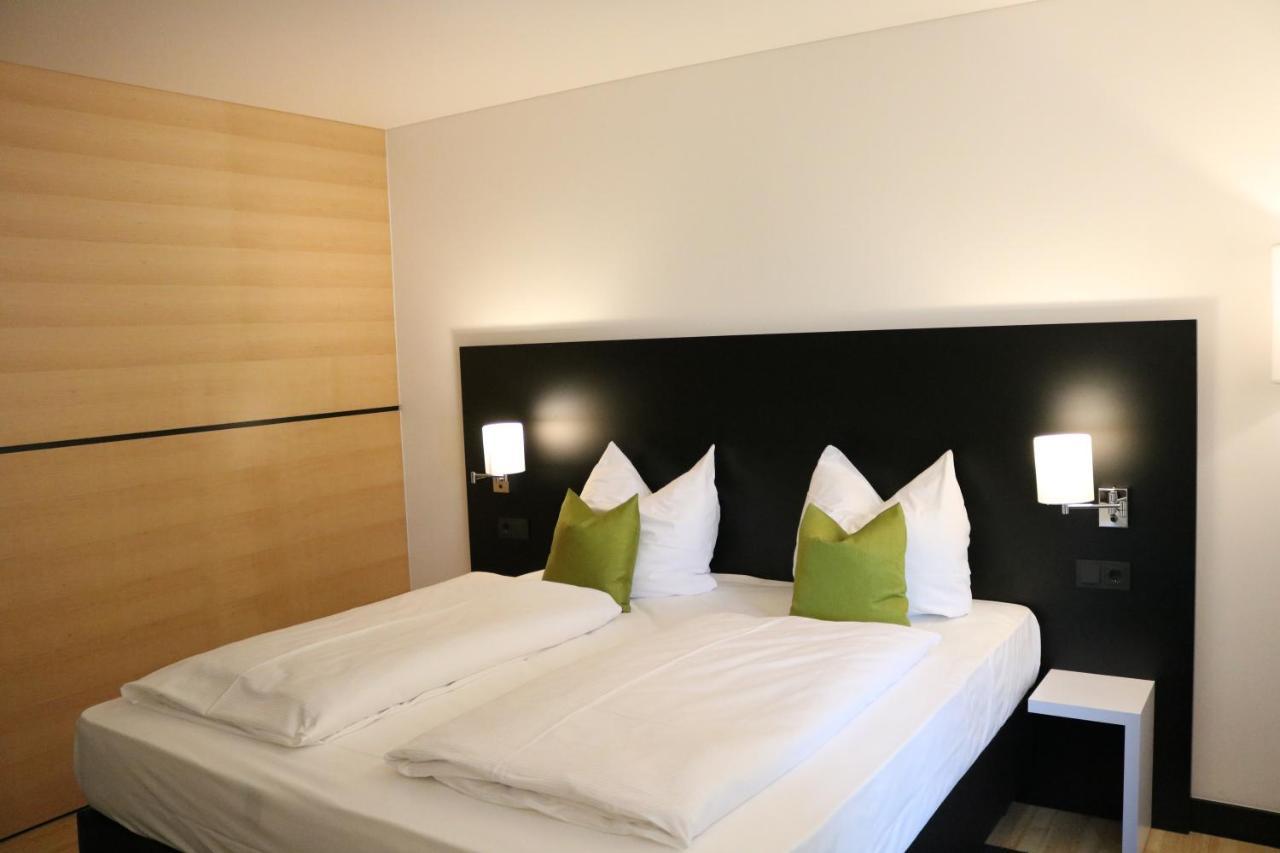 Me Hotel By Wmm Hotels Meitingen Екстериор снимка