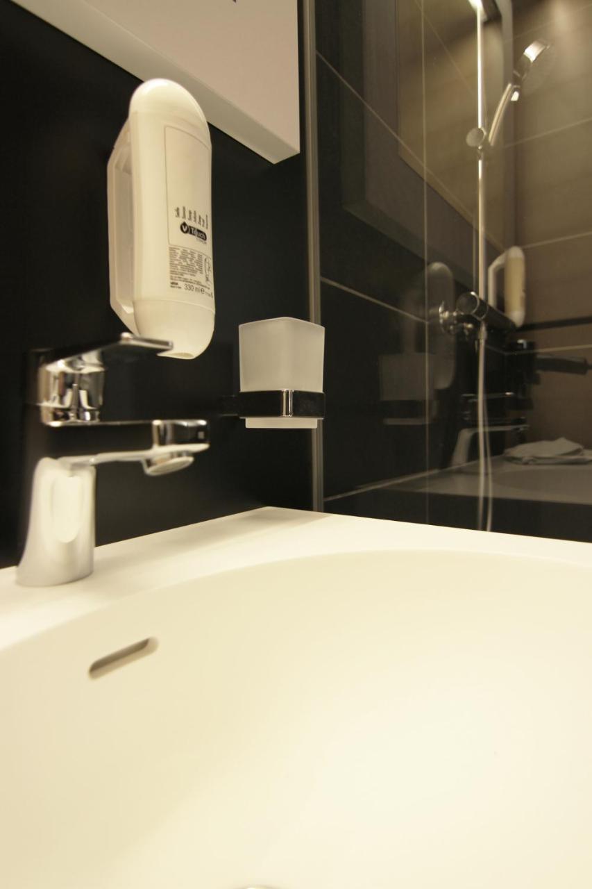 Me Hotel By Wmm Hotels Meitingen Екстериор снимка